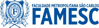 La imagen muestra el logotipo de la Faculdade Metropolitana São Carlos (FAMESC). El logotipo incluye un escudo azul con una letra "F" blanca en el centro, rodeada por una inscripción circular con el nombre. "Faculdade Metropolitana São Carlos" y "FAMESC" están escritos en texto azul.