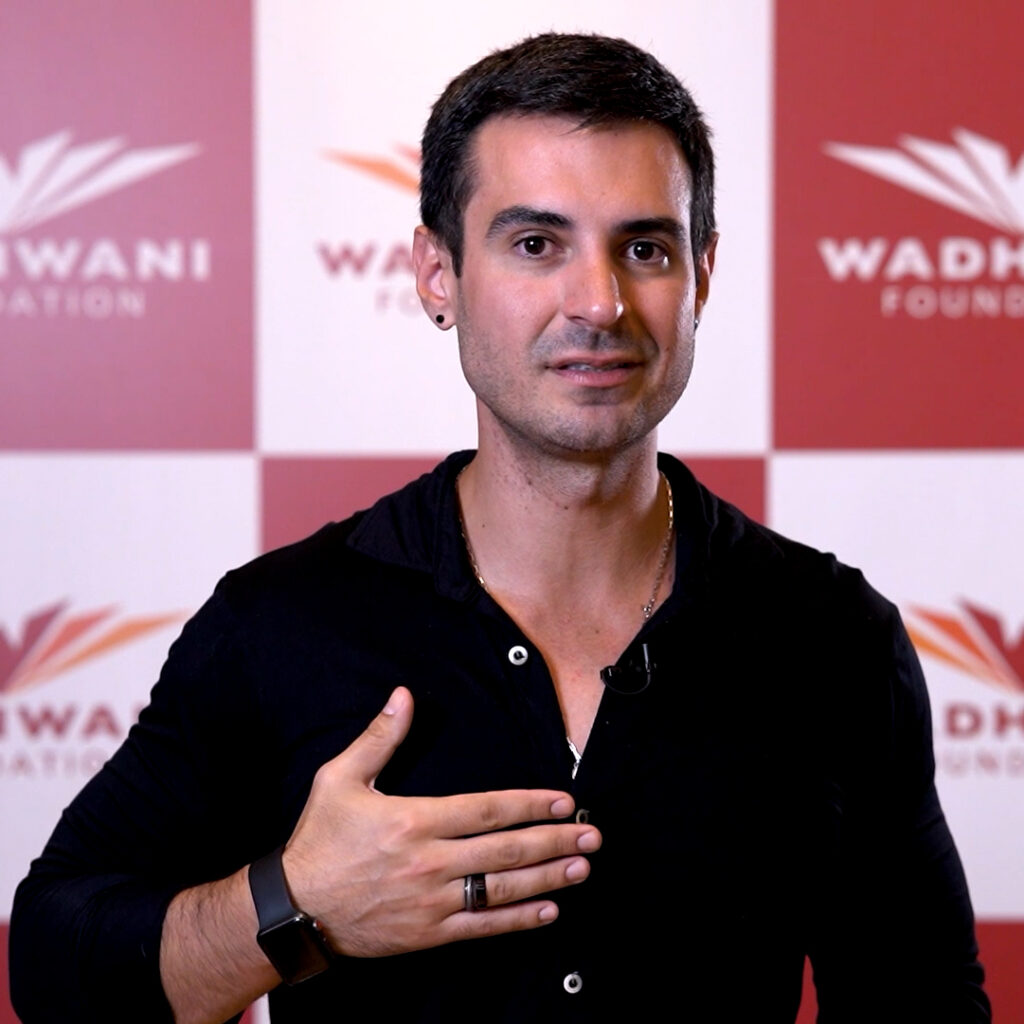 Vitor Magnani – Testimonio de la Fundación Wadhwani (portugués, Brasil)