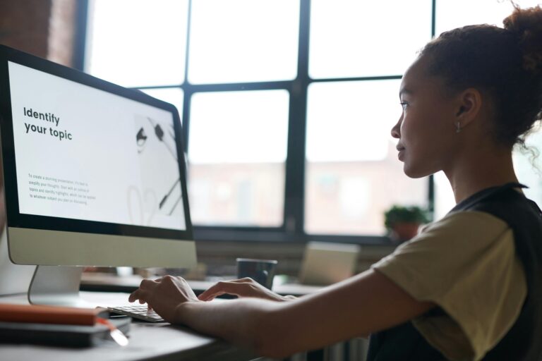 10 Side Hustles That Can Become Full-Time Careers in 2025