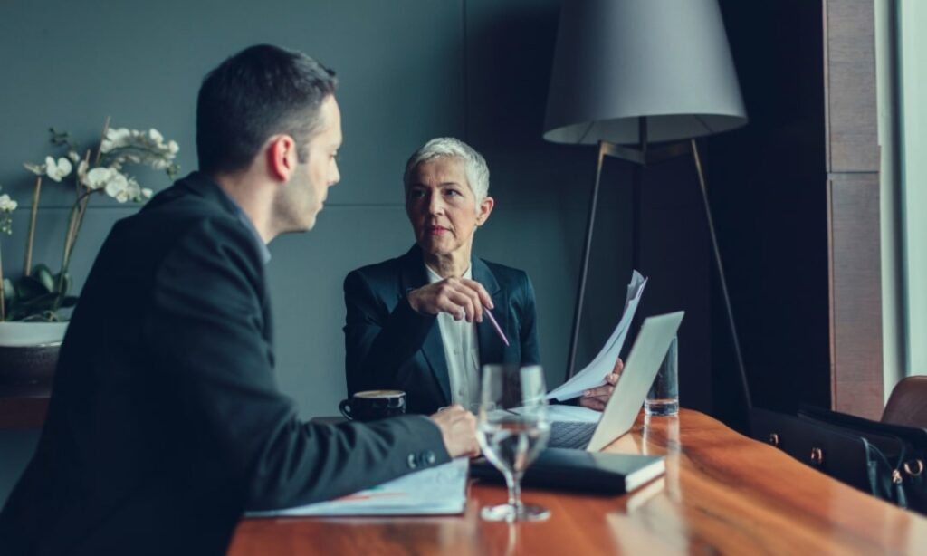 Navigating Leadership Transitions: How to Mitigate Succession Risks